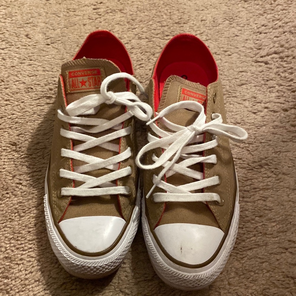 Converse mens size 9, fairly good condition